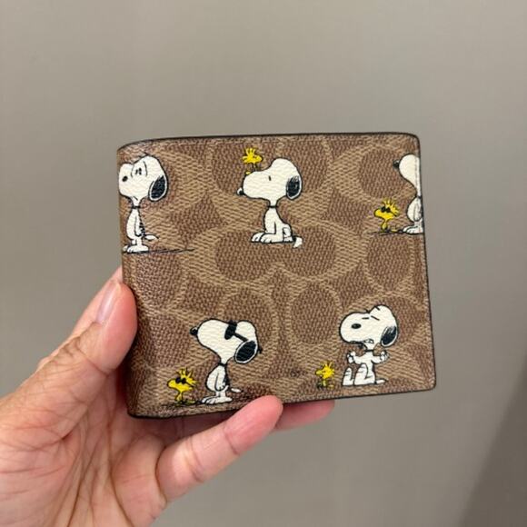 Coach X Peanuts 3 In 1 Wallet In Signature Canvas With Snoopy Print CBK56
